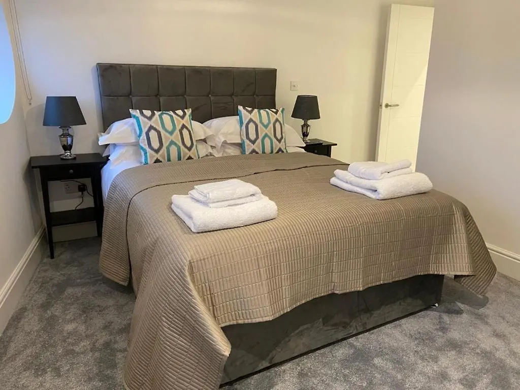 Apartment 10 Penthouse 2 Bedrooms, Sleeps X 4 York 0*,  United Kingdom